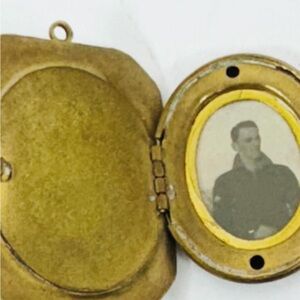 Vintage Etched Gold Tone Molded Onyx Cameo Locket Pendant